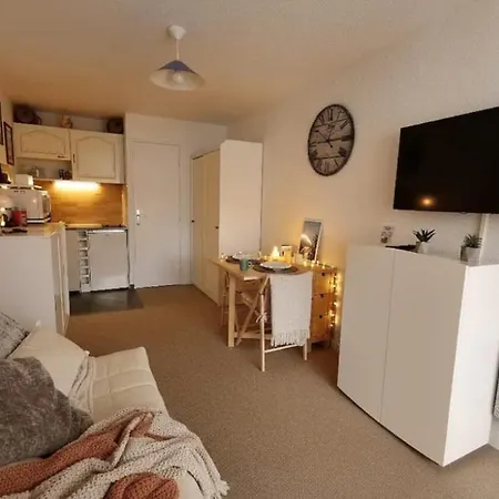 Appartamento Les étoiles, Cosy Avec Balcon, Vue Montagne, Wifi ,proche Des Pistes *